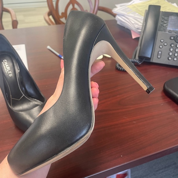 Like New Charles David Platform Pumps - Picture 10 of 10